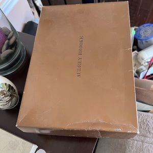 Women’s high heal sparkle shoes.  Brand new